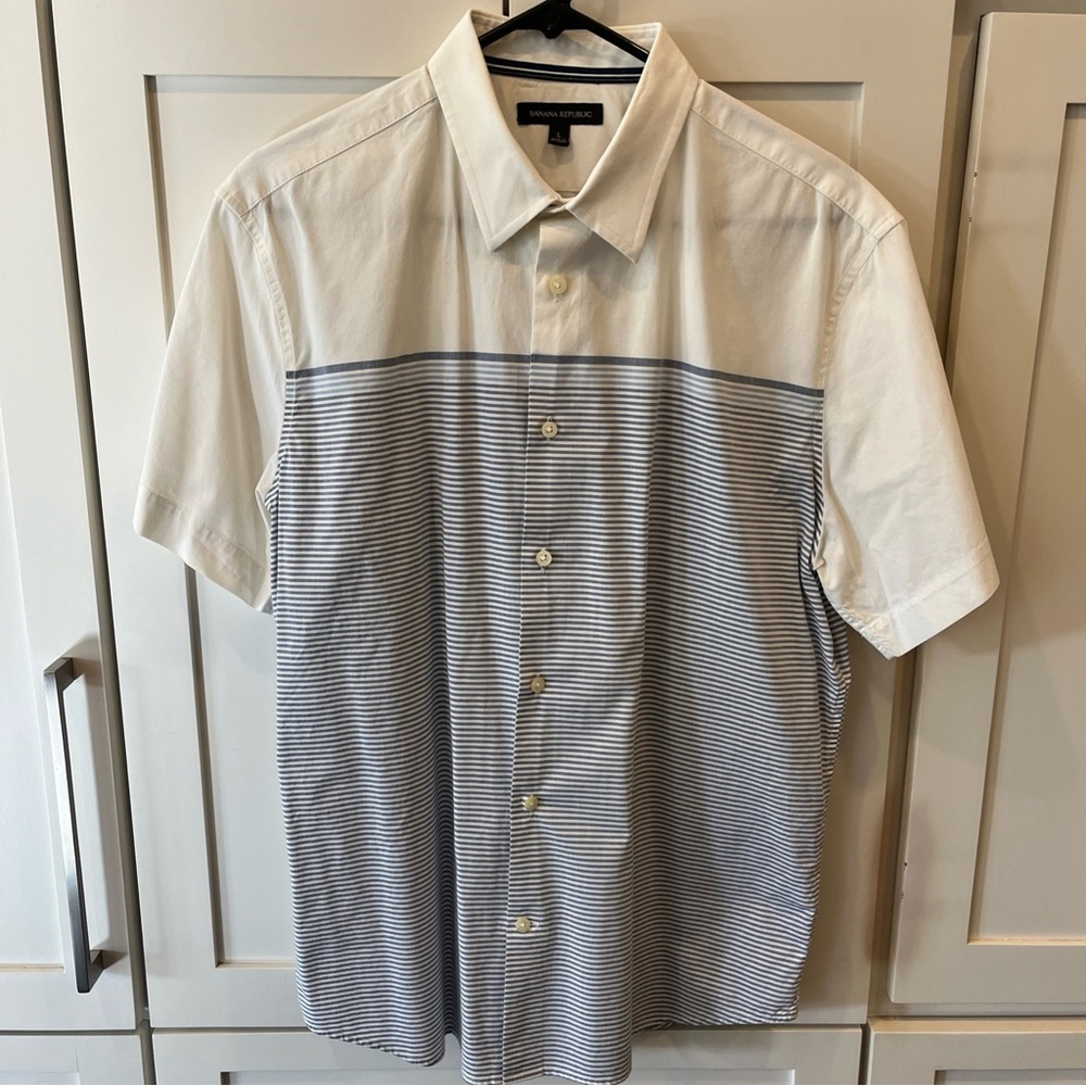 Banana Republic Men’s Short Sleeve Button Down Shirt Size Large